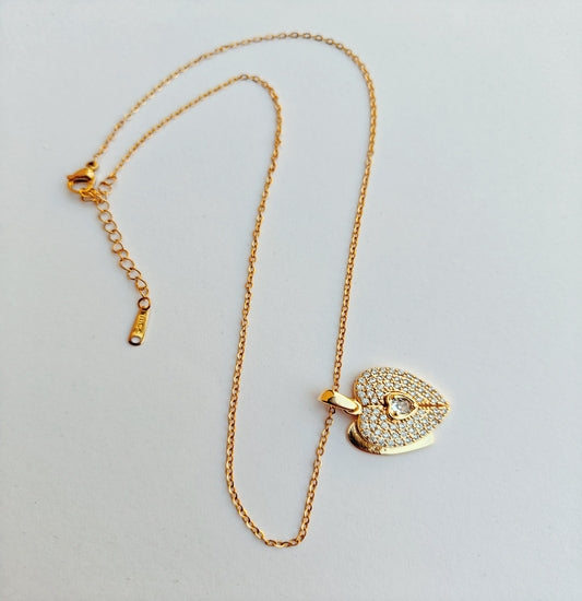Delicate Gold-toned Thin Chain with Dazzling Heart-shaped Pendant